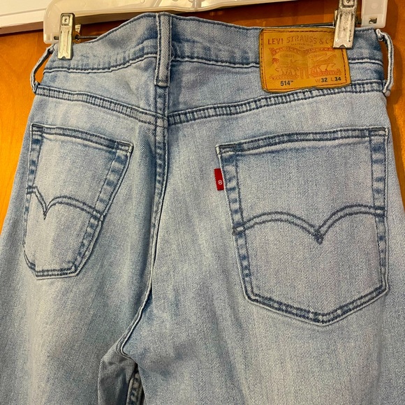 Levi’s 514 Straight Light Wash Jeans - Picture 2 of 6